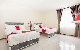 RedDoorz near Museum Angkut Batu 2